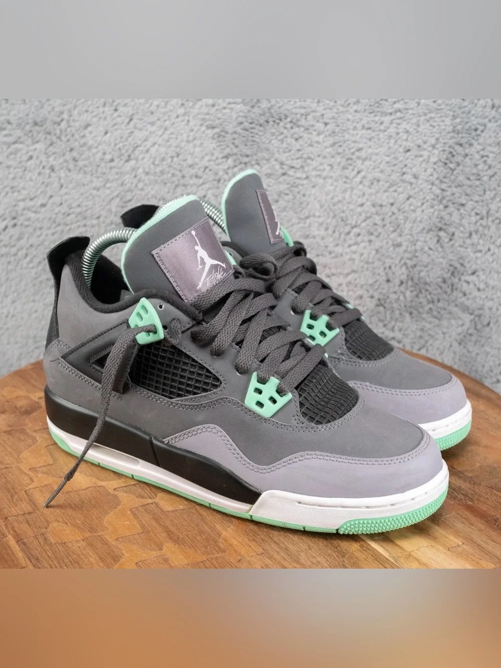 Air Jordan 4 Retro ‘Green Glow’ Size 5.5Y Pre-owned Excellent Condition
